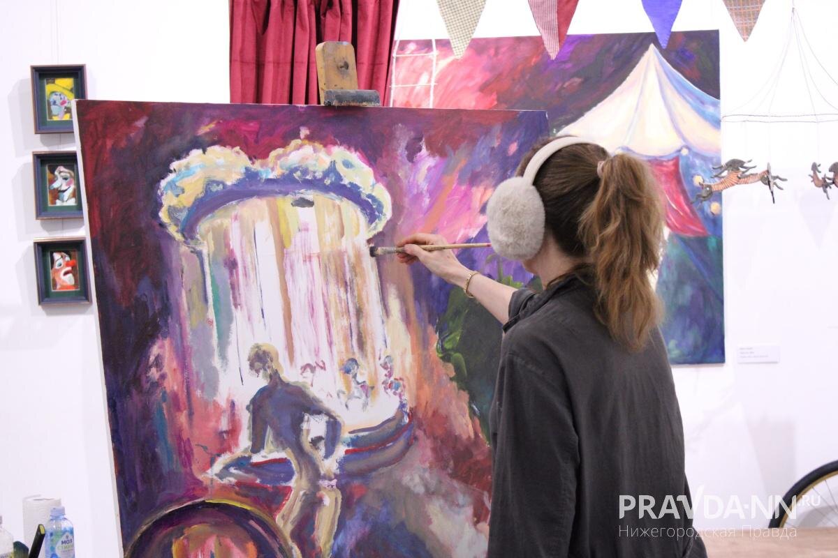    Открытый сеанс живописи стал для Глазуновой творческим экспериментом, который позволил ей по-другому взглянуть на процесс работы