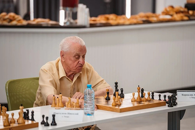 Международный мастер по шахматам из Твери отметил 95-летие