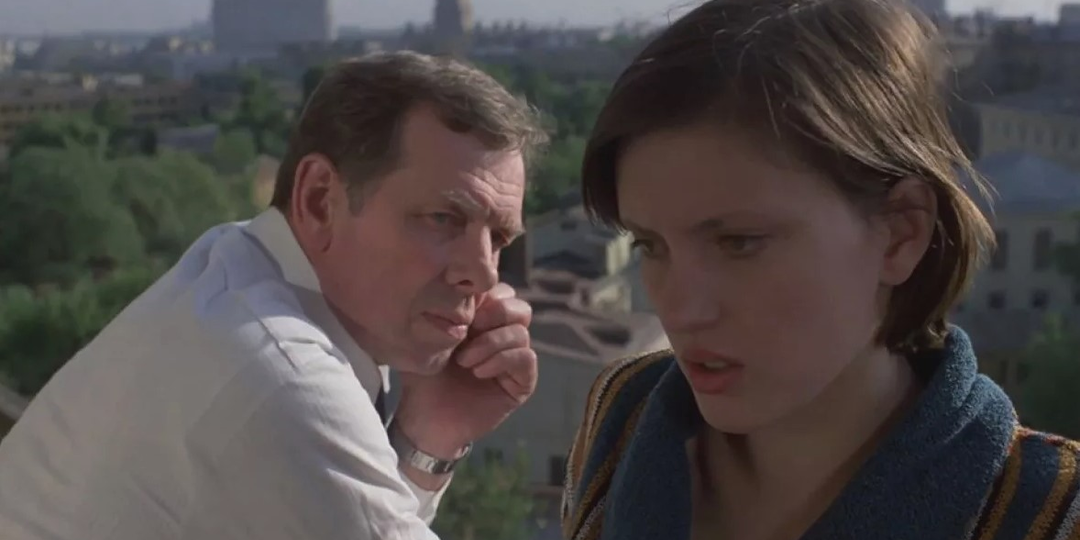 «Тебя скоро спишут»: Как звезда «Экипажа» бросила иностранца, родила особенного сына