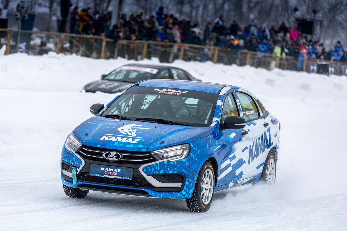 Гоночная LADA Vesta команды «КАМАЗ-мастер». Фото: kamazmaster.ru