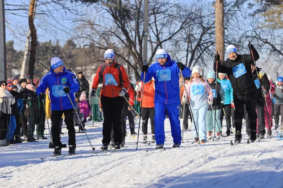    Около 800 бийчан приняли участие в гонке "Лыжня России 2026". Источник: Сергей Кулыгин / "Бийский рабочий"
