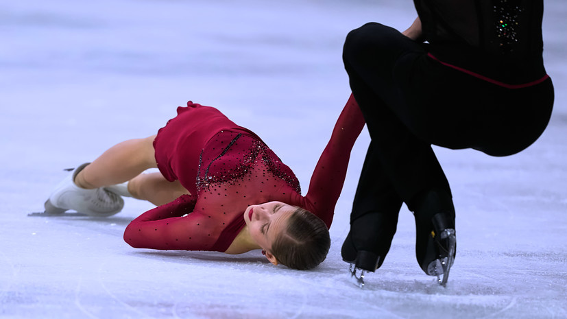     Минерва Хазе и Никита Володин AP Natasha Pisarenko