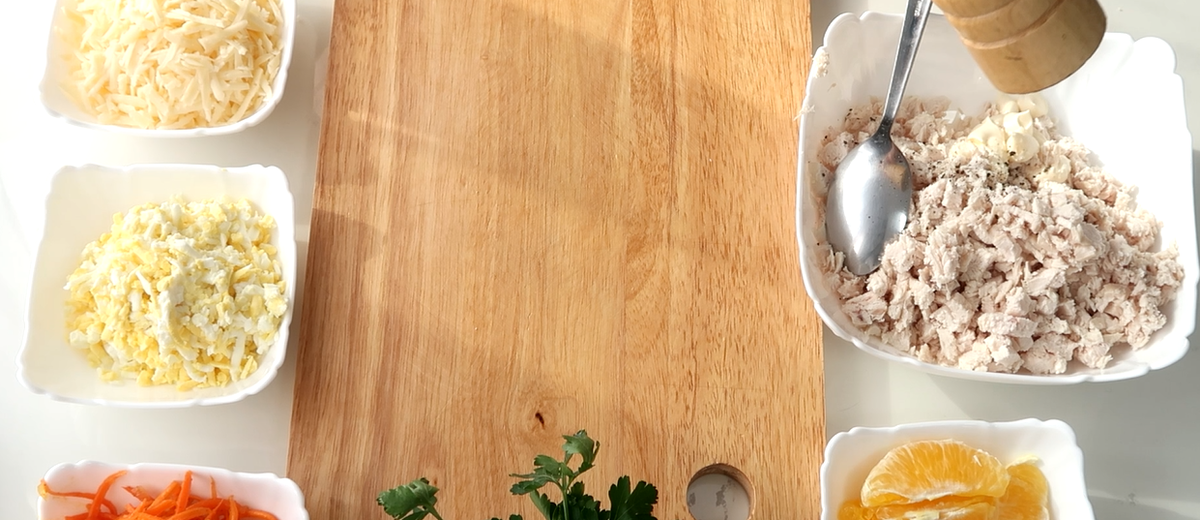 Добавляем соль, перец