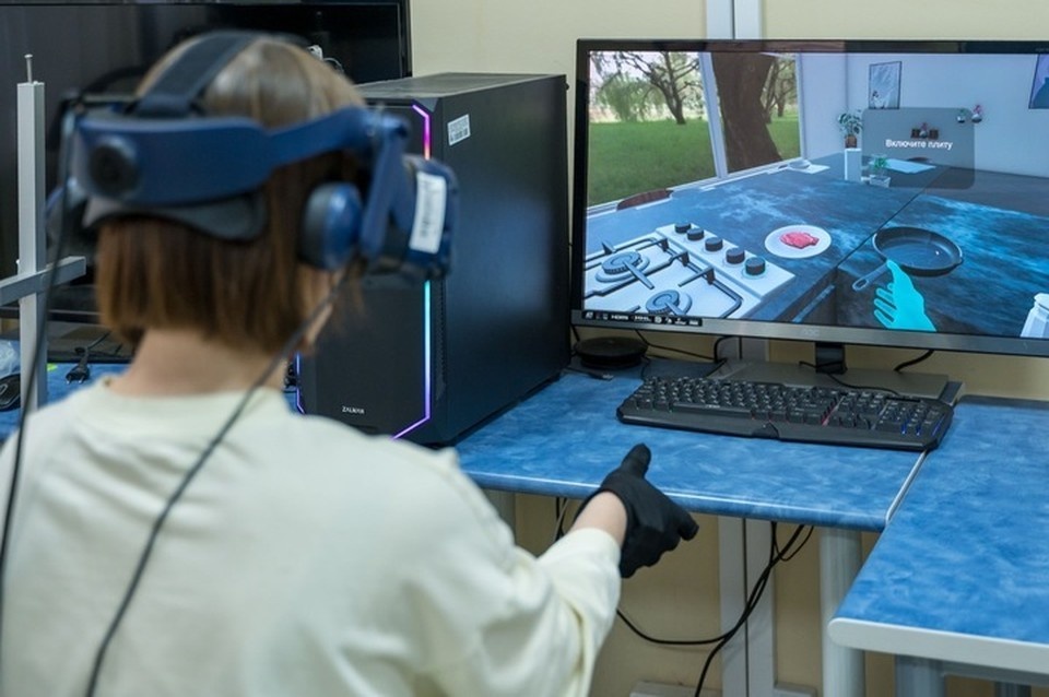    Ученые создали VR-тренажер, который поможет восстановить утраченные бытовые навыки. Фото: СамГМУ