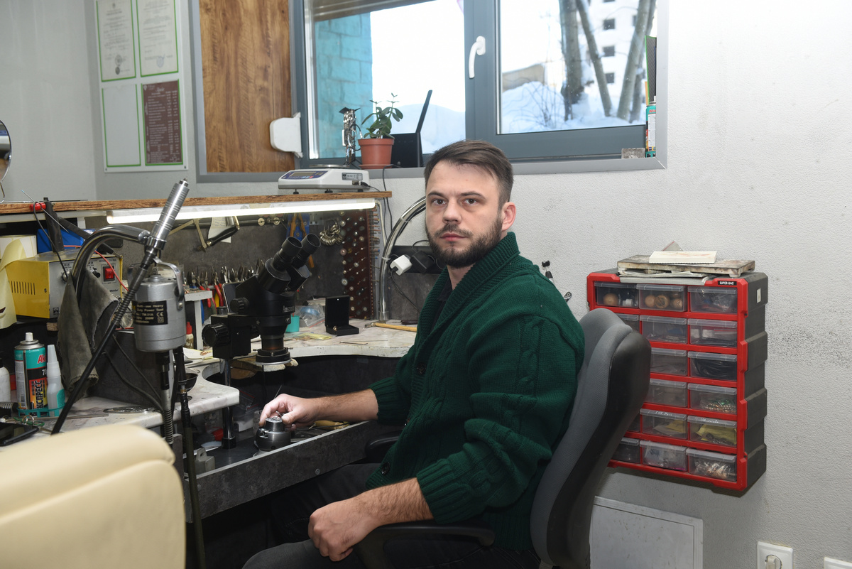 Александр Савенко ювелирным делом занимается уже 12 лет.  Фото: Татьяна Иваницкая