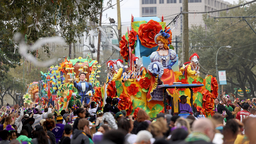     Празднование Марди Гра / Gettyimages.ru / Michael DeMocker