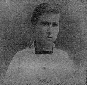 Жена Ф.М. Зявкина - Лилия Николаевна, как значится на фото. Опубликовано в журнале "Донская  волна". Под ним подпись: "Сирена из красного штаба - Зявкина, увлекавшая офицеров в сети советской контрразведки". Ох и любили же в эпоху модерна смешивать смерть и эротику...