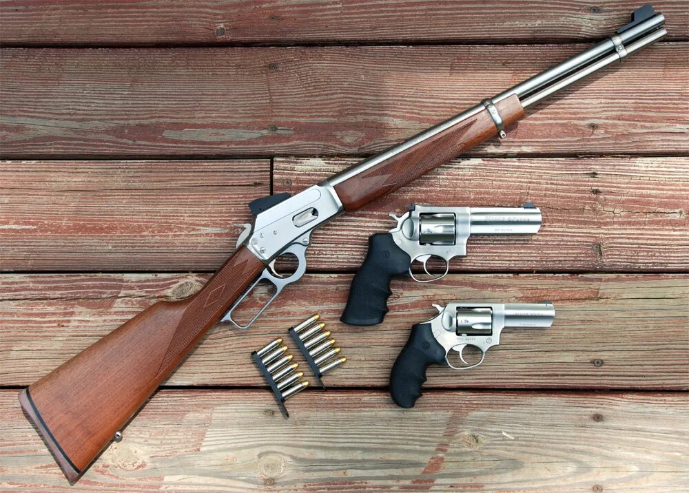 Винтовка и револьвер под патрон 357.