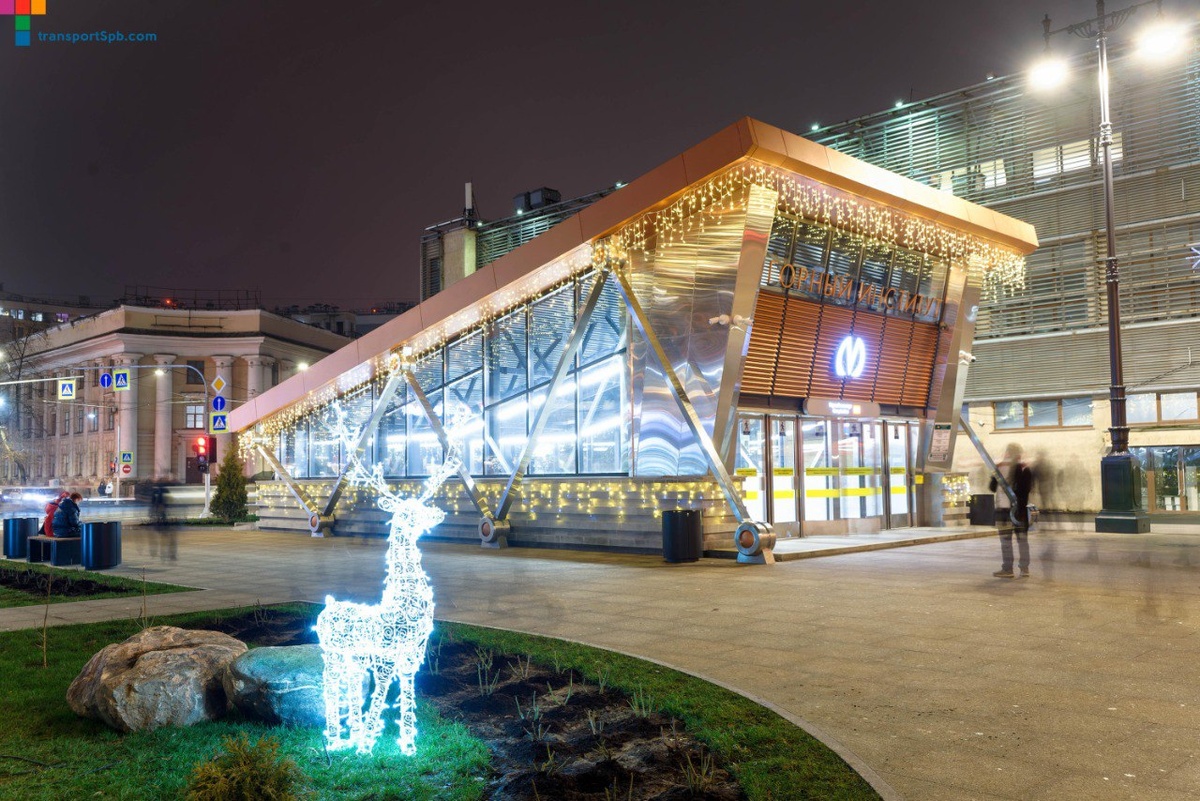 Первый день работы станции "Горный институт", transportspb.com