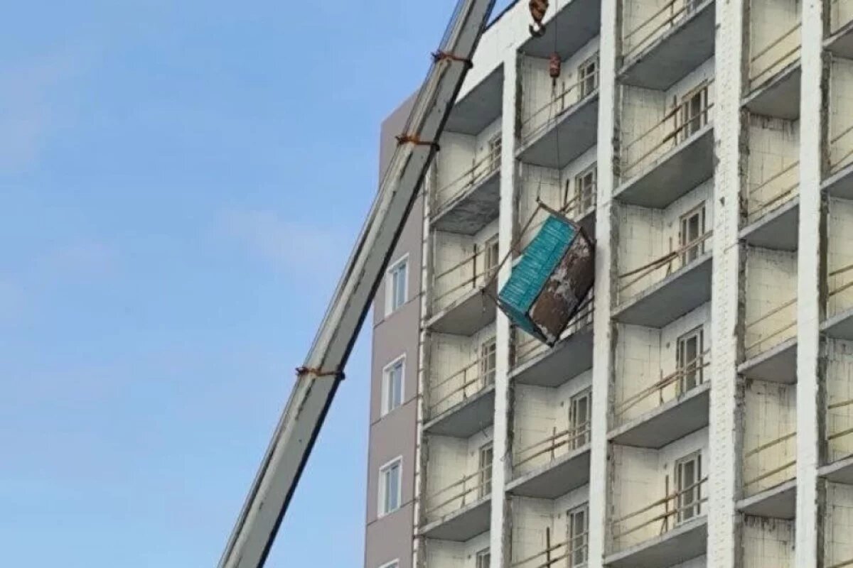    Возбуждено дело после гибели рабочего при падении на стройке в Пионерском