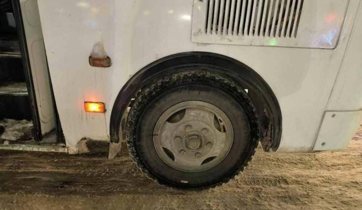     Автобус. Источник: omsk.kp.ru Автор фото: Анна Ковалёва