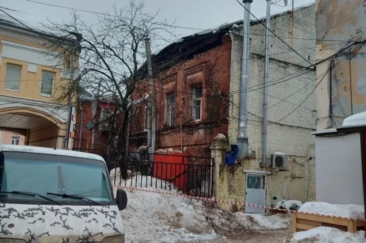    В Калуге обрушилась крыша жилого дома на Театральной улице