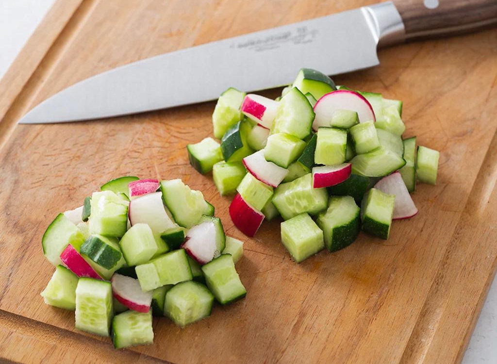 Овощи нарезаны.                                                                                                                         
 «Создано с использованием искусственного интеллекта».