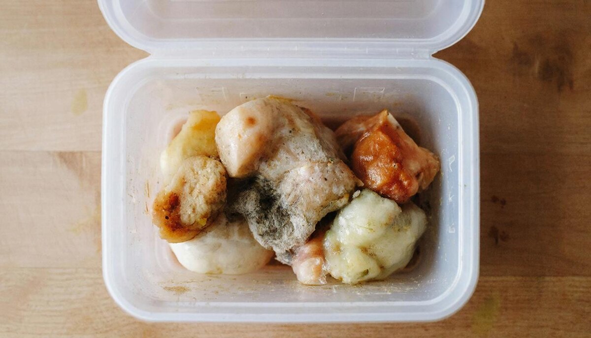 Более 60% образцов готовой еды не соответствуют санитарно-эпидемиологическим требованиям.