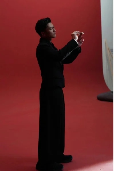    Складной Honor Magic V6 показали «вживую» [ФОТО]