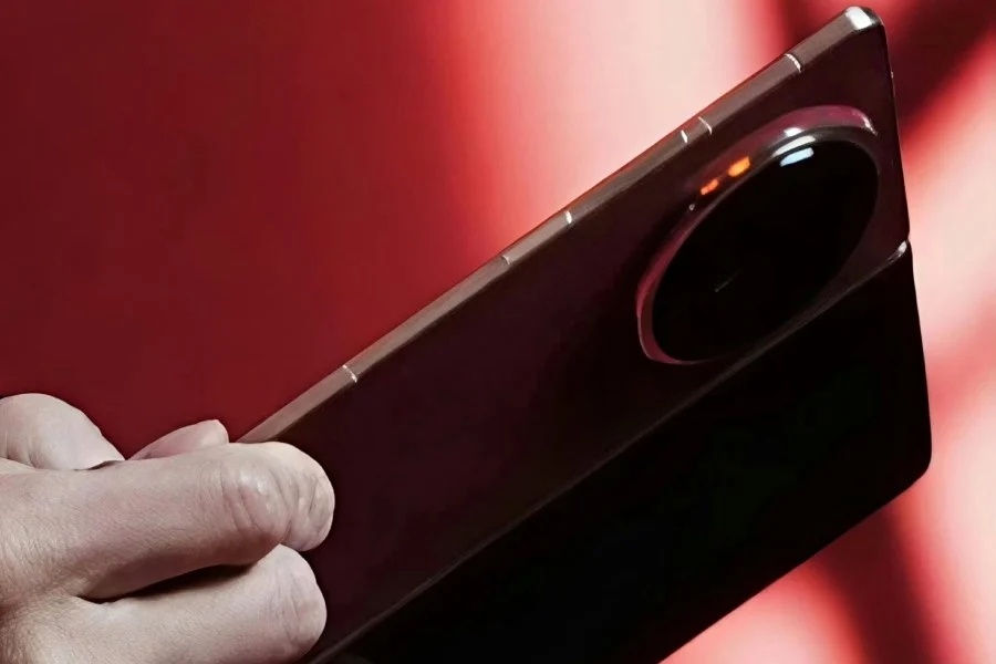    Складной Honor Magic V6 показали «вживую» [ФОТО]