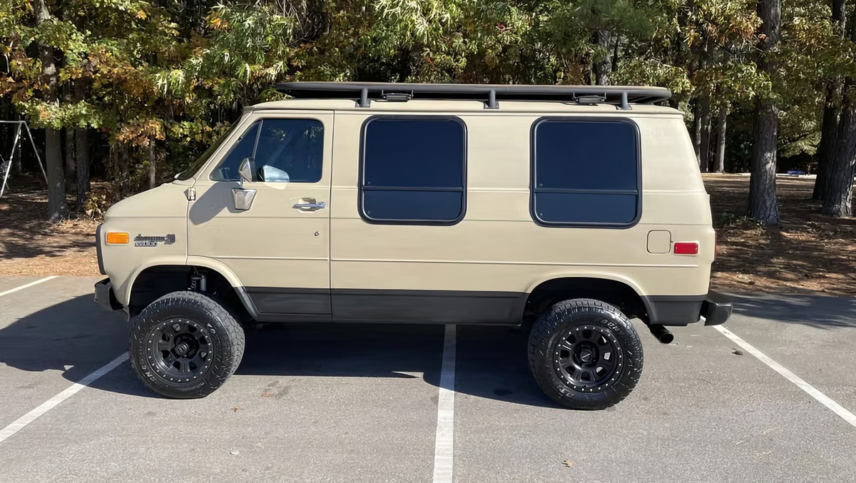 © Chevrolet | Bring a Trailer