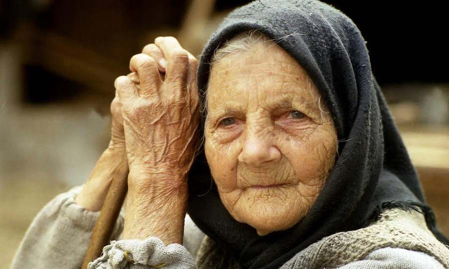 Никогда и никому не одалживайте эти 8 вещей, иначе будете болеть и беднеть: советы бабушки