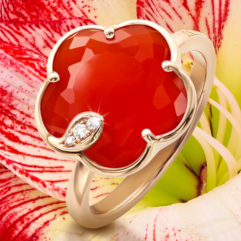 На фото: Pasquale Bruni из розового золота с бриллиантами и сердоликом