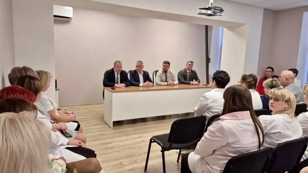     В Новотроицке и Орске назначили новых главврачей Оренбуржье
📷    В Новотроицке и Орске назначили новых главврачей Оренбуржье
