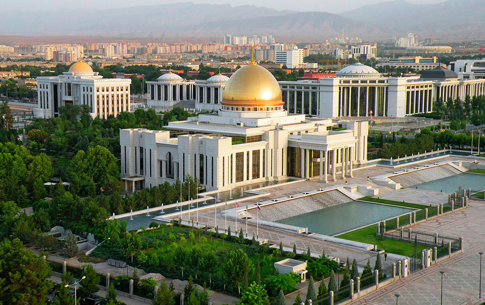 Комплекс "Огузхан" - резиденция президента Туркменистана. Фото с сайта wikipedia.org