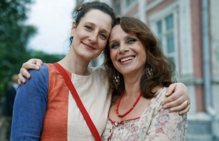 Любовь Полищук с дочкой.