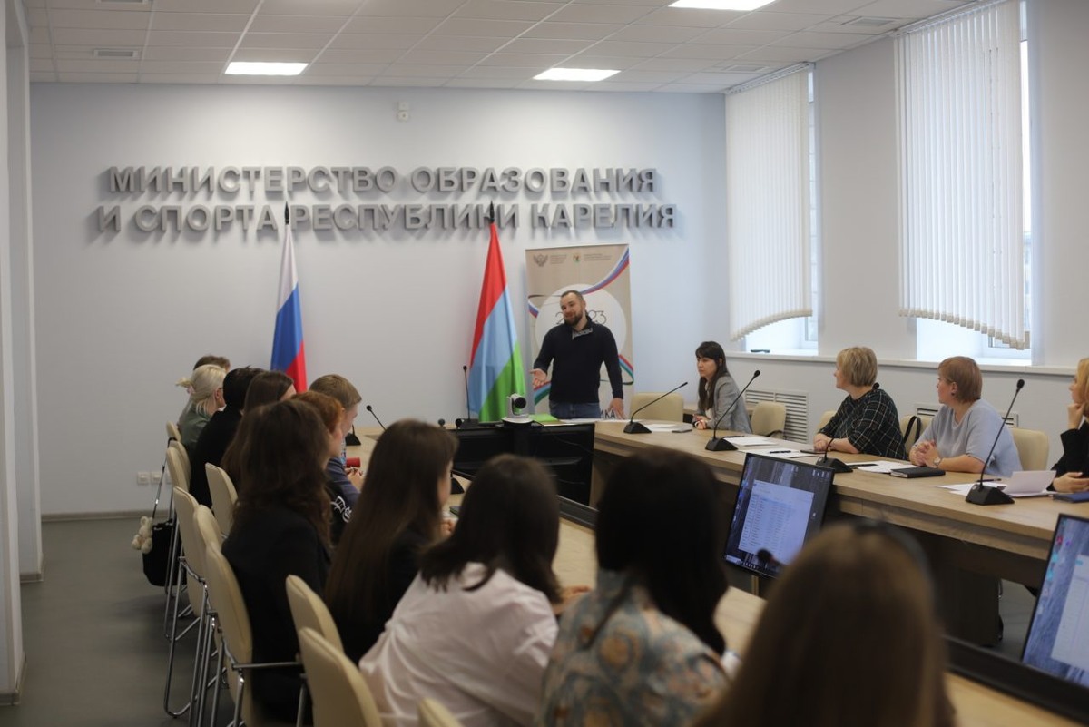    Конкурсный отбор представителей молодежного правительства идет в Карелии. Фото: Минобразования и спорта Карелии / ВК