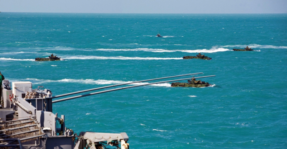    marine_corps/Canon 5D/Global Look Press