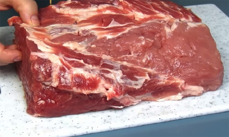 Сочная буженина с медовой корочкой: кулинарные секреты настоящей нежности