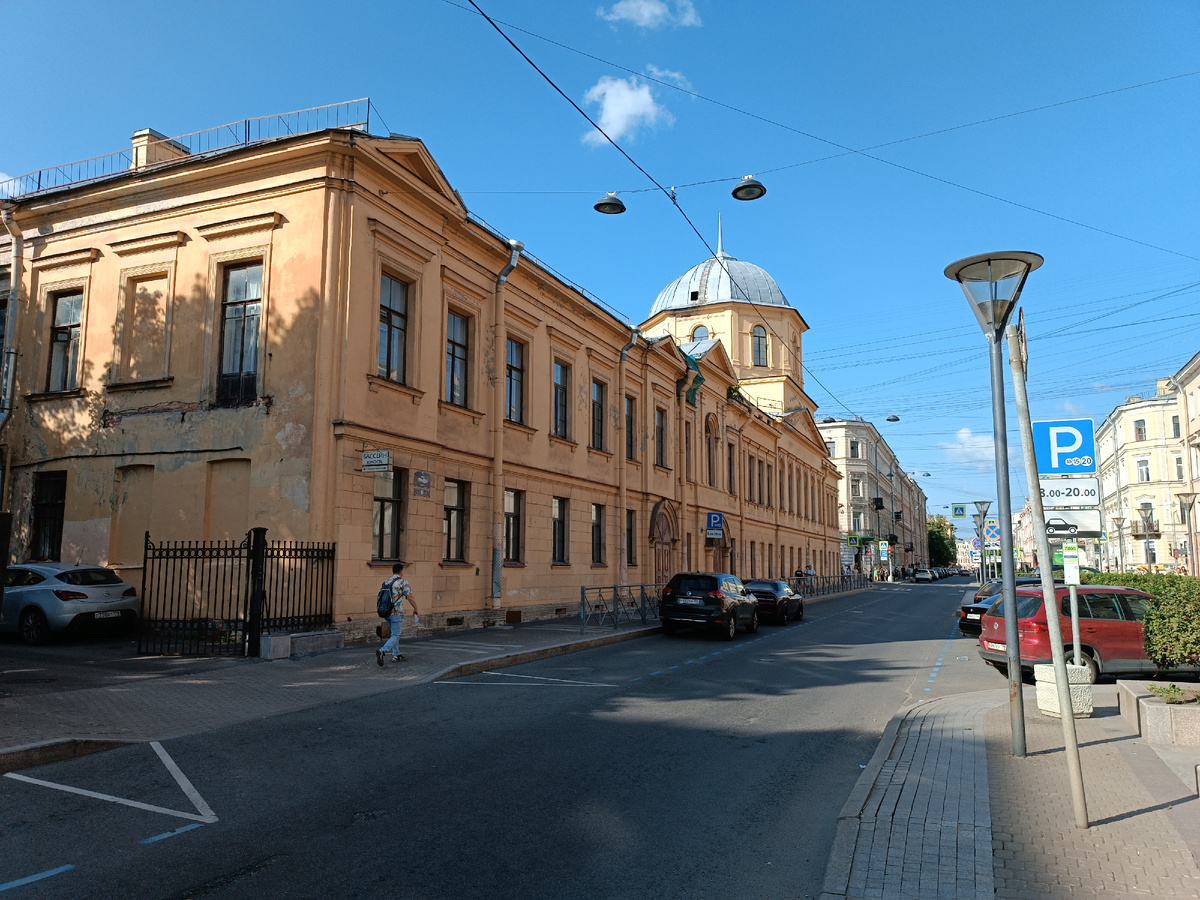 вот оно собственно здание гимназии 