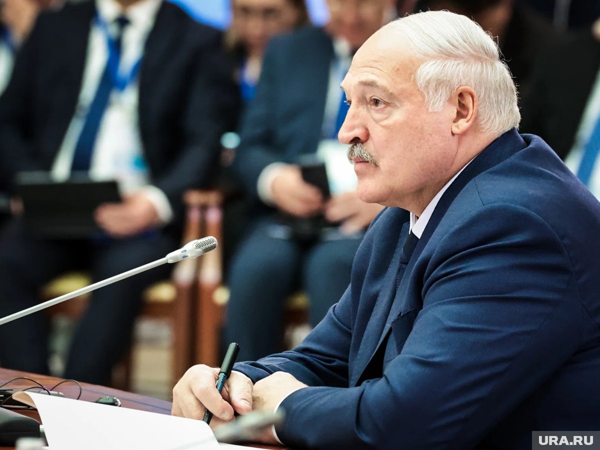     По словам Лукашенко, Китай и Россия необходимы для существования Беларуси