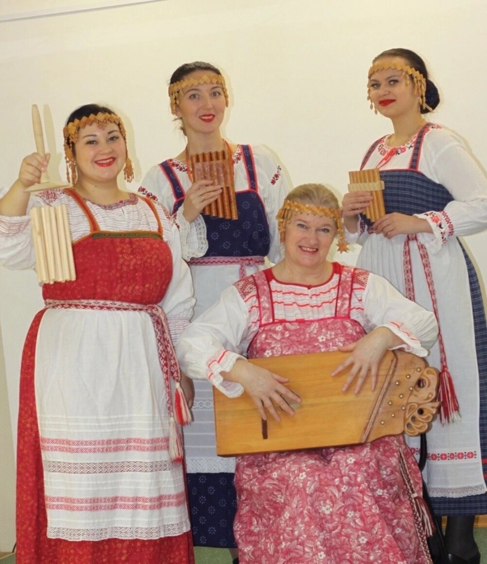    Ансамбль народной музыки "Зарни туис". Фото: Зарни туис