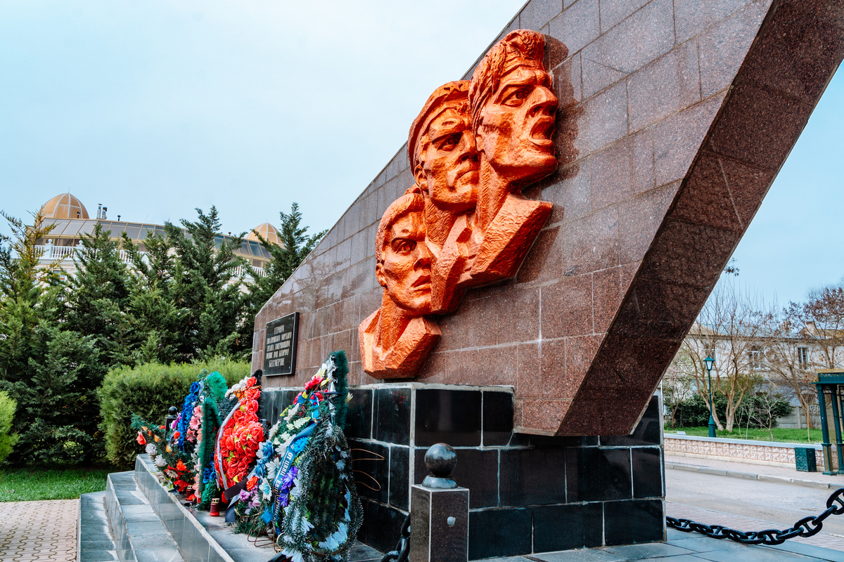 Памятный знак на месте высадки Евпаторийского десанта // Туристический портал Республики Крым, Ксения Гасица