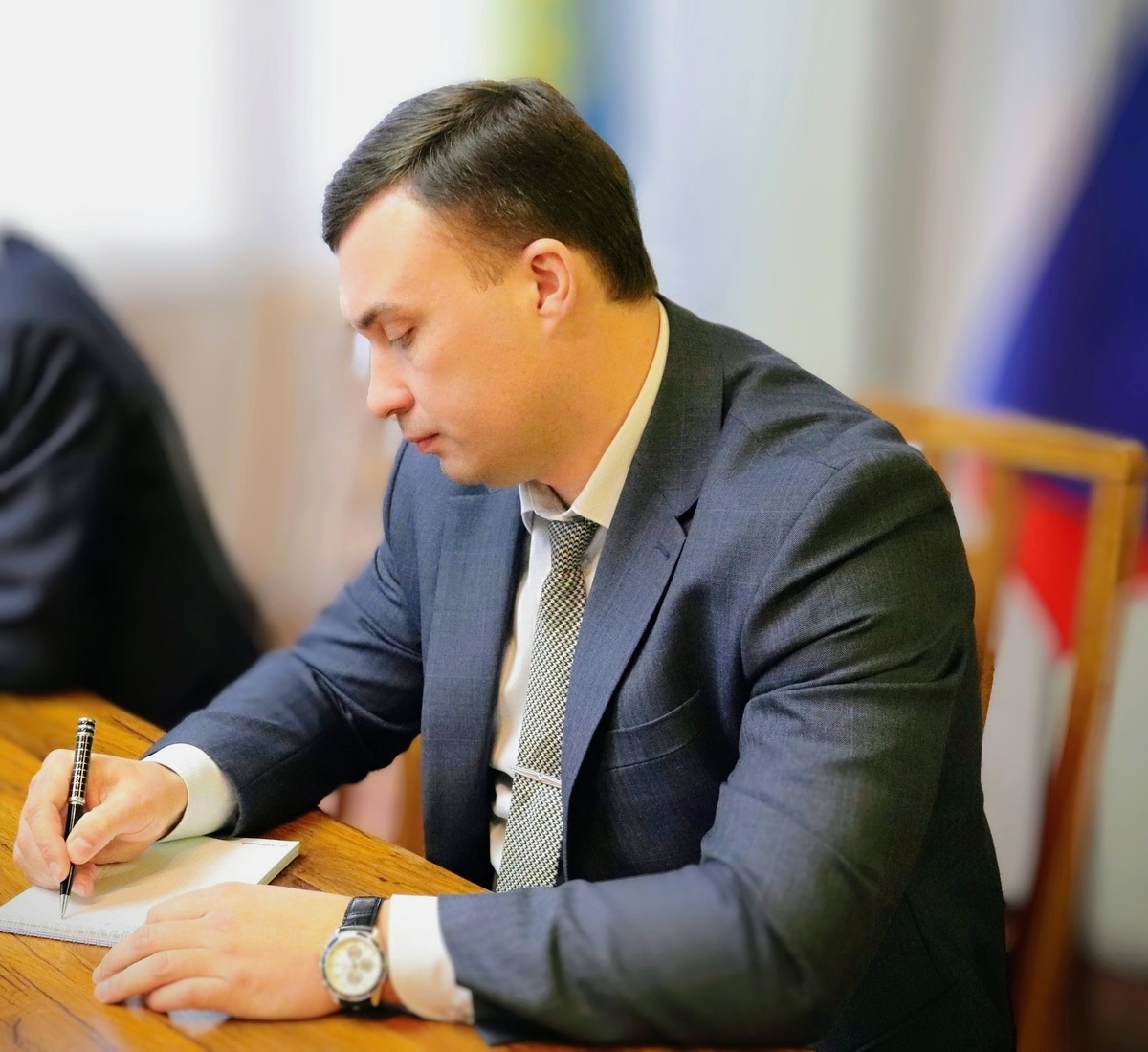 Кризис управления: "Приказы не обсуждаются": причины системной неэффективности (Василий Белов Иваново)