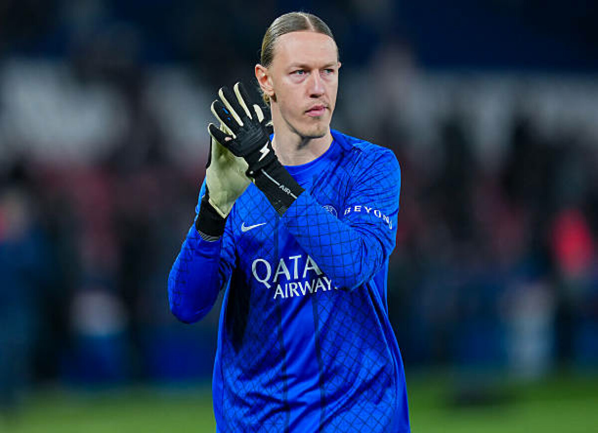     Французский спортивный психолог Готье объяснил решение Луиса Энрике сделать Сафонова основным вратарем «ПСЖ»