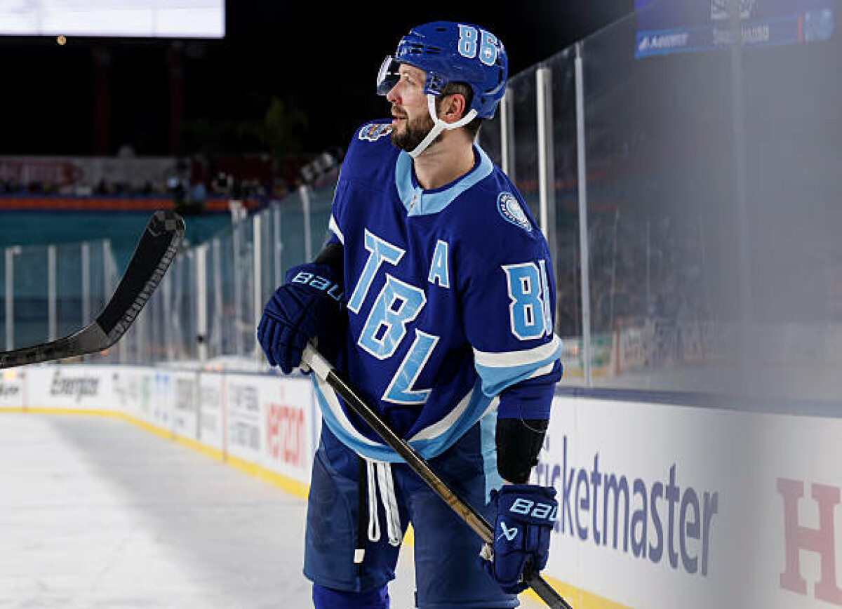     В Канаде назвали Кучерова лучшим правым нападающим в мире