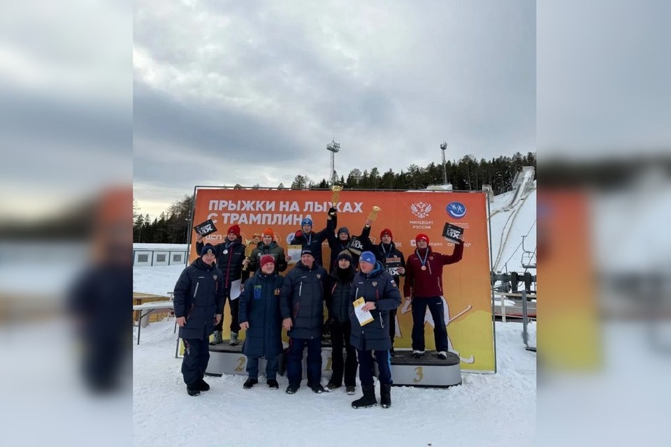    Илья Маньков и Евгений Климов завоевали «золото». Фото: Федерация прыжков на лыжах с трамплина и лыжного двоеборья