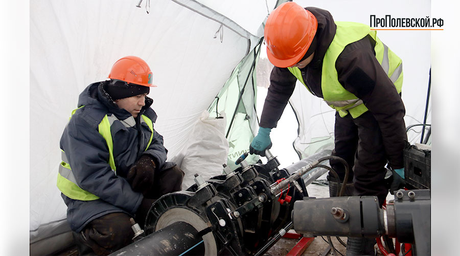 В настоящее время прокладывается водопроводная сеть к скважинам, которая будет соединена с действующим городским водопроводом