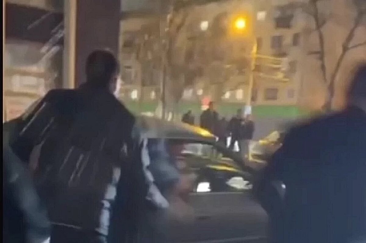    Погоню со стрельбой сняли на видео у бизнес-центра «Меркурий» в Волгограде