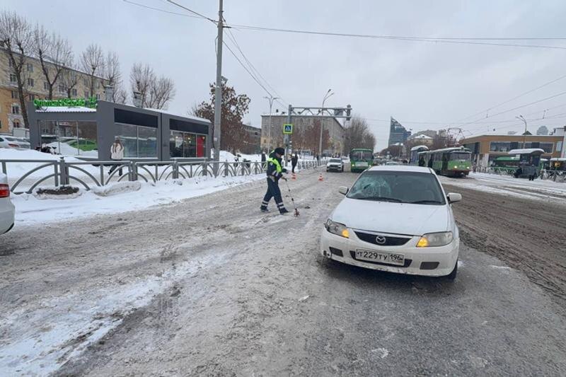    Фото: telegram-канал ГАИ Екатеринбурга / Место ДТП