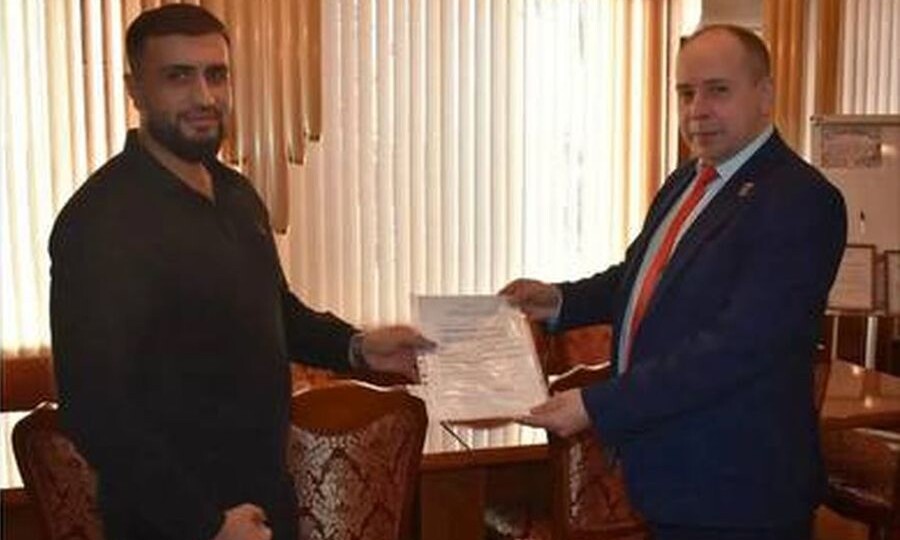 «Сколько мяса получил?»: скотопромышленнику Озманяну щедрые чиновники вручили жилищный сертификат