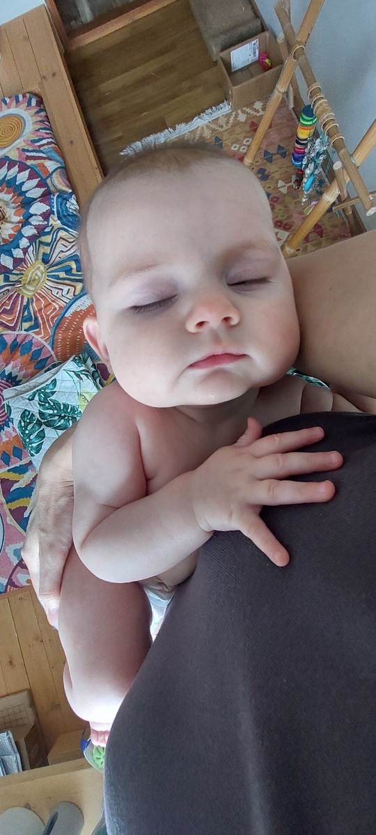 Вкуснее маминого молочка, конечно, ничего нет 😇 