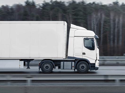    Грузовик // Фото с сайта https://www.freepik.com/