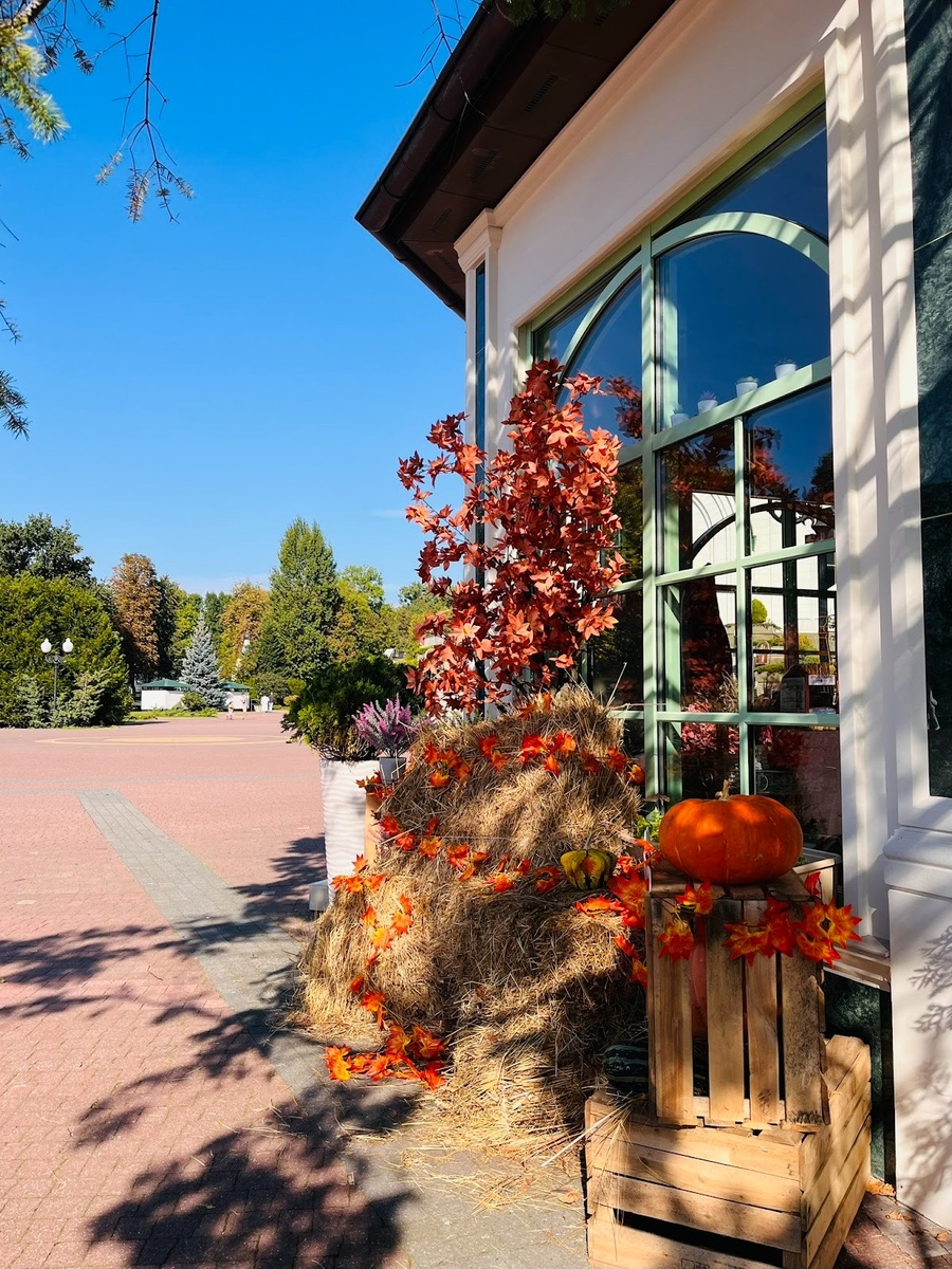 Монастырская кофейня на Площади Победы