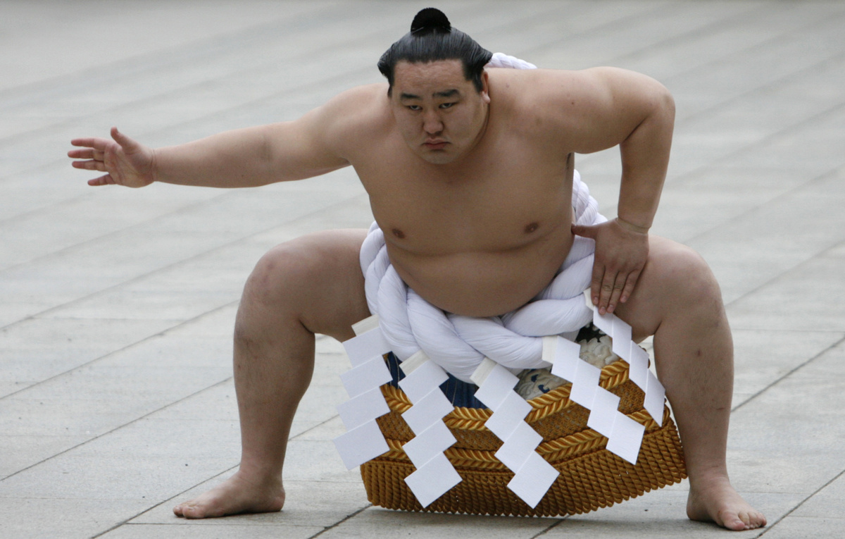    Акинори Асасёрю  REUTERS/Toru Hanai