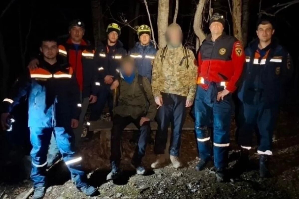    В горах Бахчисарая спасли двух заблудившихся туристов