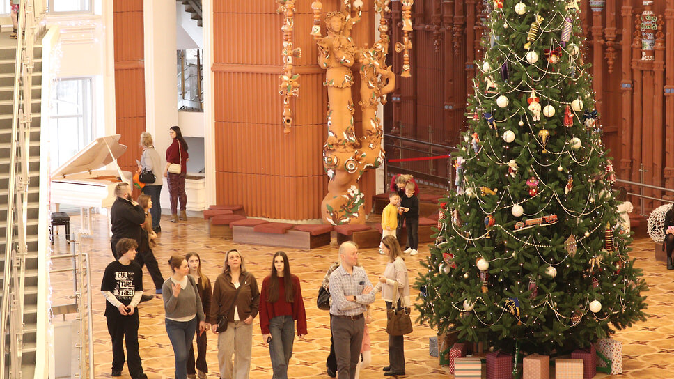 Зрителей спектакля встречало обновленное фойе театра.📷Фото: Зоя Голицына