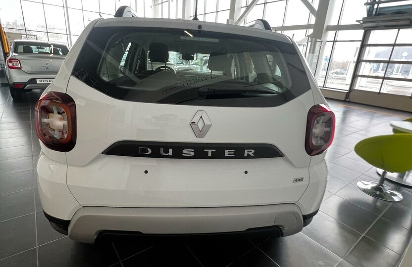 Новые Renault Duster II снова продают в РФ. Но россияне не спешат их покупать.