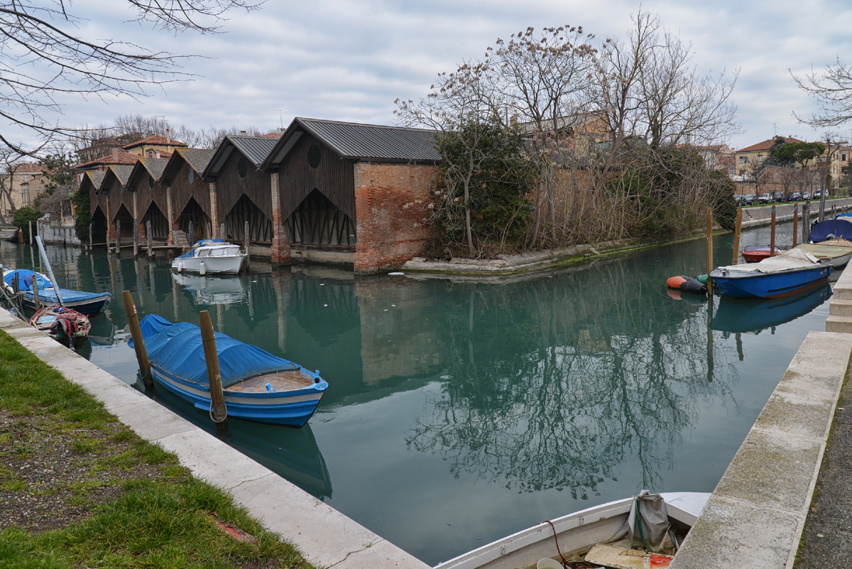 Один из каналов в Лидо ди Венеция. Фотография Александра Новикова. 2018