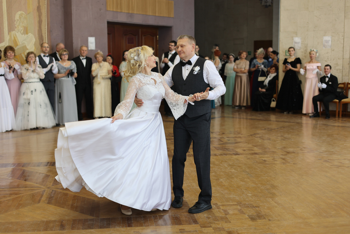    Венский вальс закружил Бобруйск. Как прошёл II Сретенский бал в драмтеатре